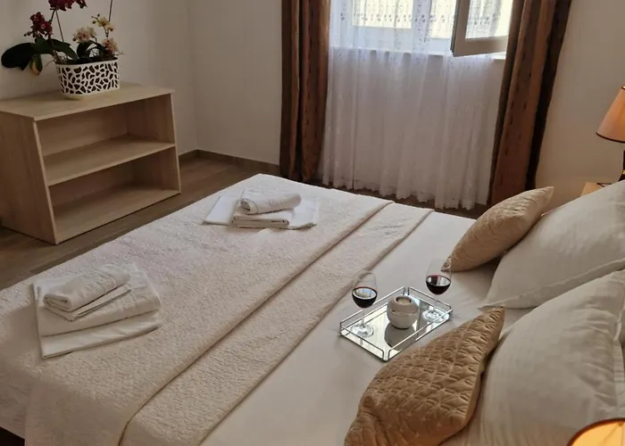 Saric * Baška Voda
